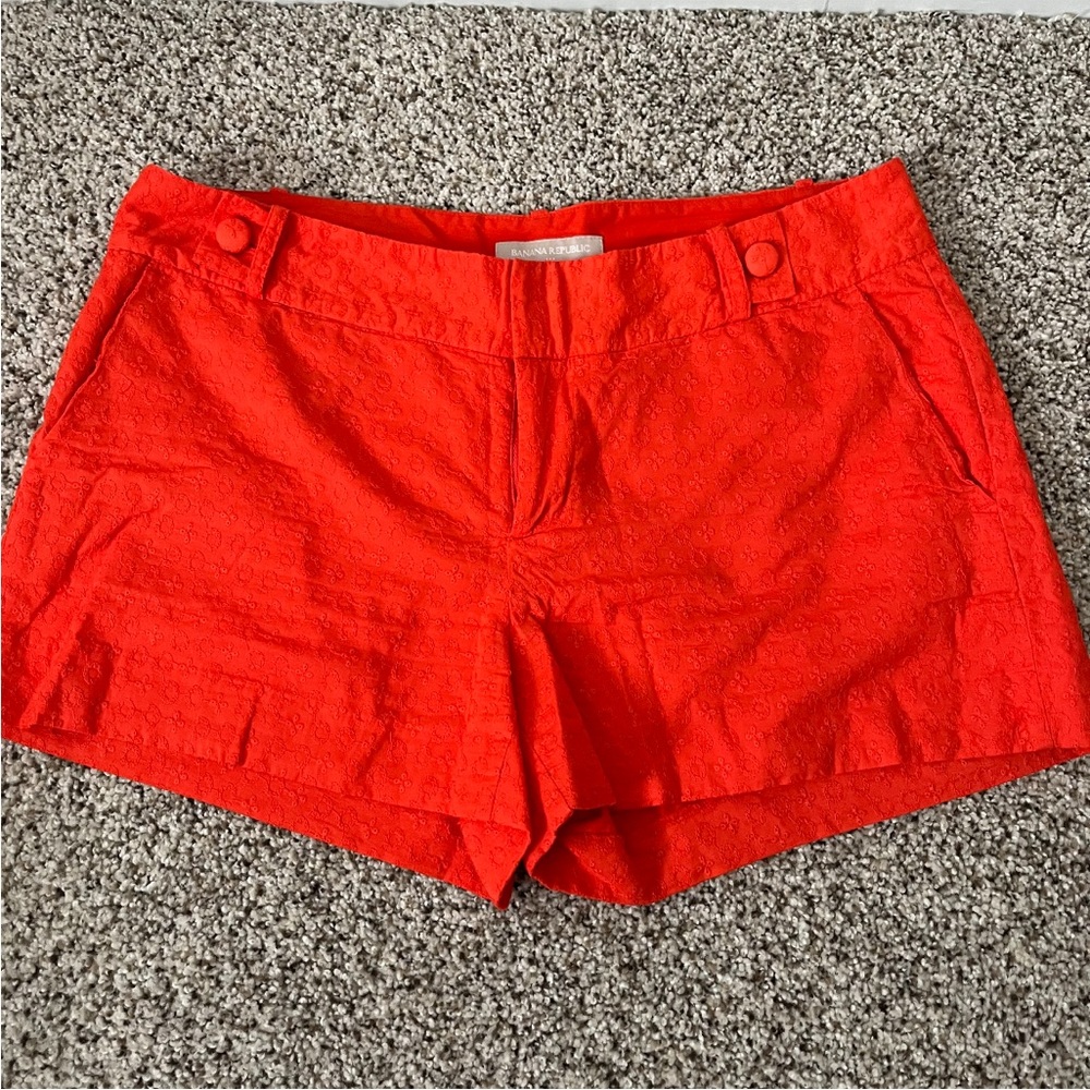 Banana Republic Women's Orange/red Shorts. Size 8